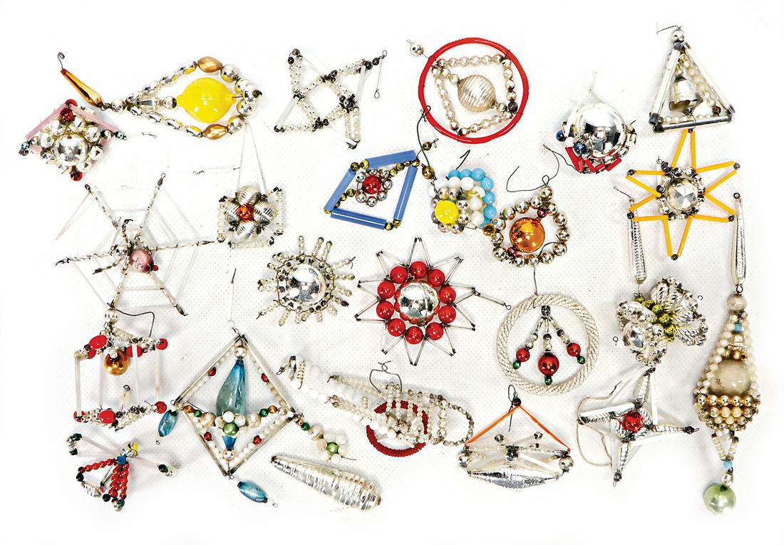20 pieces, Christmas tree decoration, Gablonz, stars,: 20 pieces, Christmas tree decoration, Gablonz, stars, baubles, cone, spider, and other things, mostly good condition German Description 20 Teile, Christbaumschmuck, Gablonz, Sterne, Kugeln, Zapfen, Sp