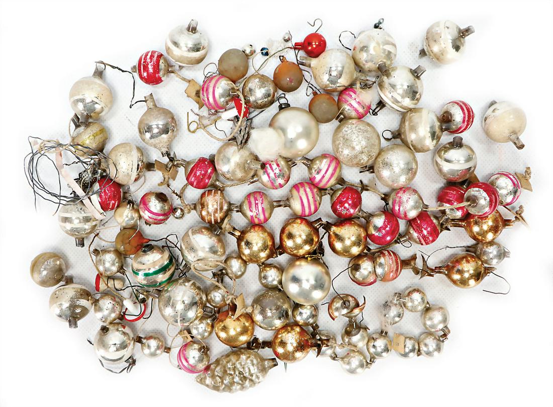 Christmas tree decoration, mixed lot of  chains, small (1 of 1)