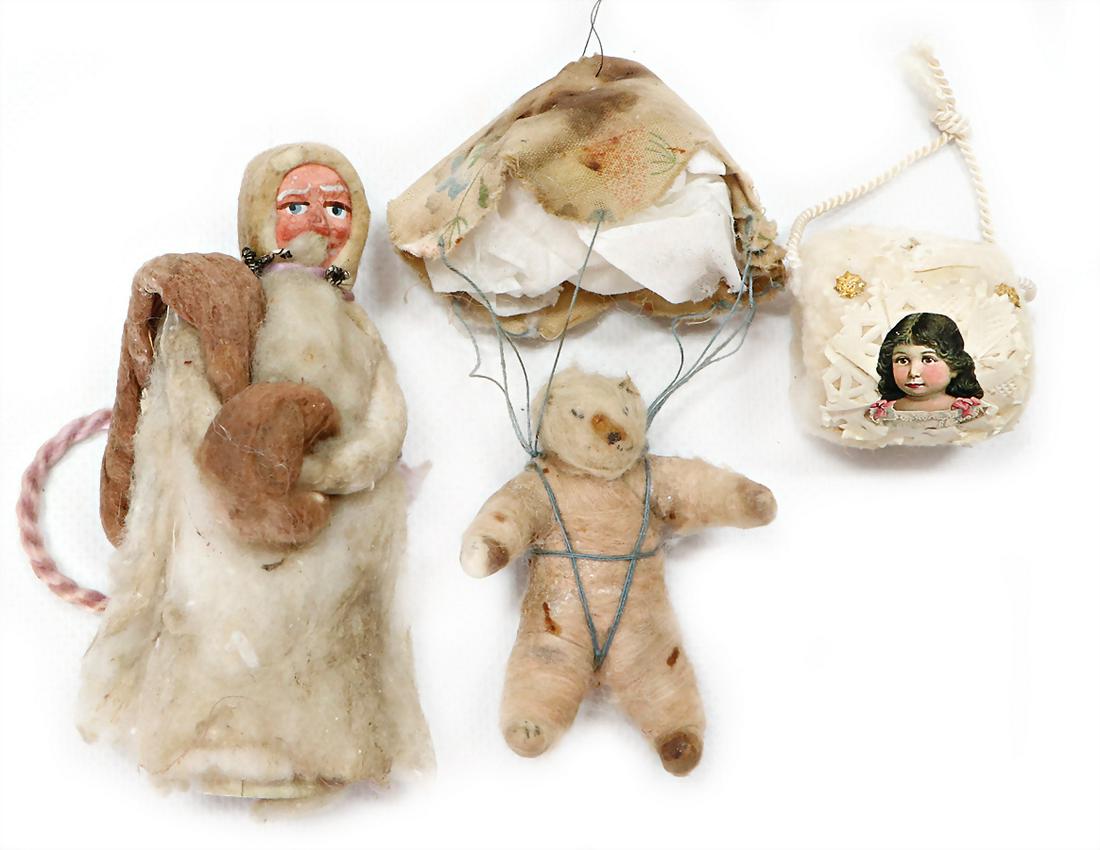 Christmas tree decoration, cotton wool, candy (1 of 1)