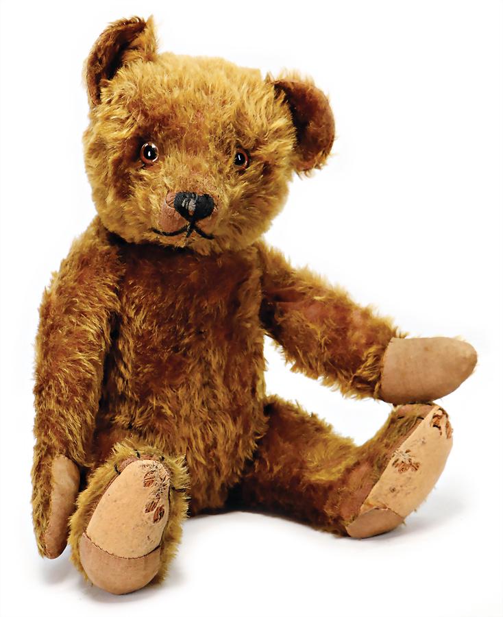 BING bear, '30s, 48 cm, gold-brown, slight hump,: BING bear, '30s, 48 cm, gold-brown, slight hump, slightly snaped off arms, partially a little bit mohair loss, paws were over sewed at the arms, feet are partially over sewed, remaining felt, damaged,