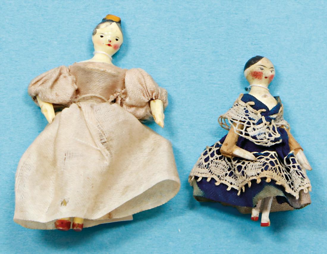 Grödnertal, 2 mini Grödner dolls, 1810, painted face, (1 of 1)