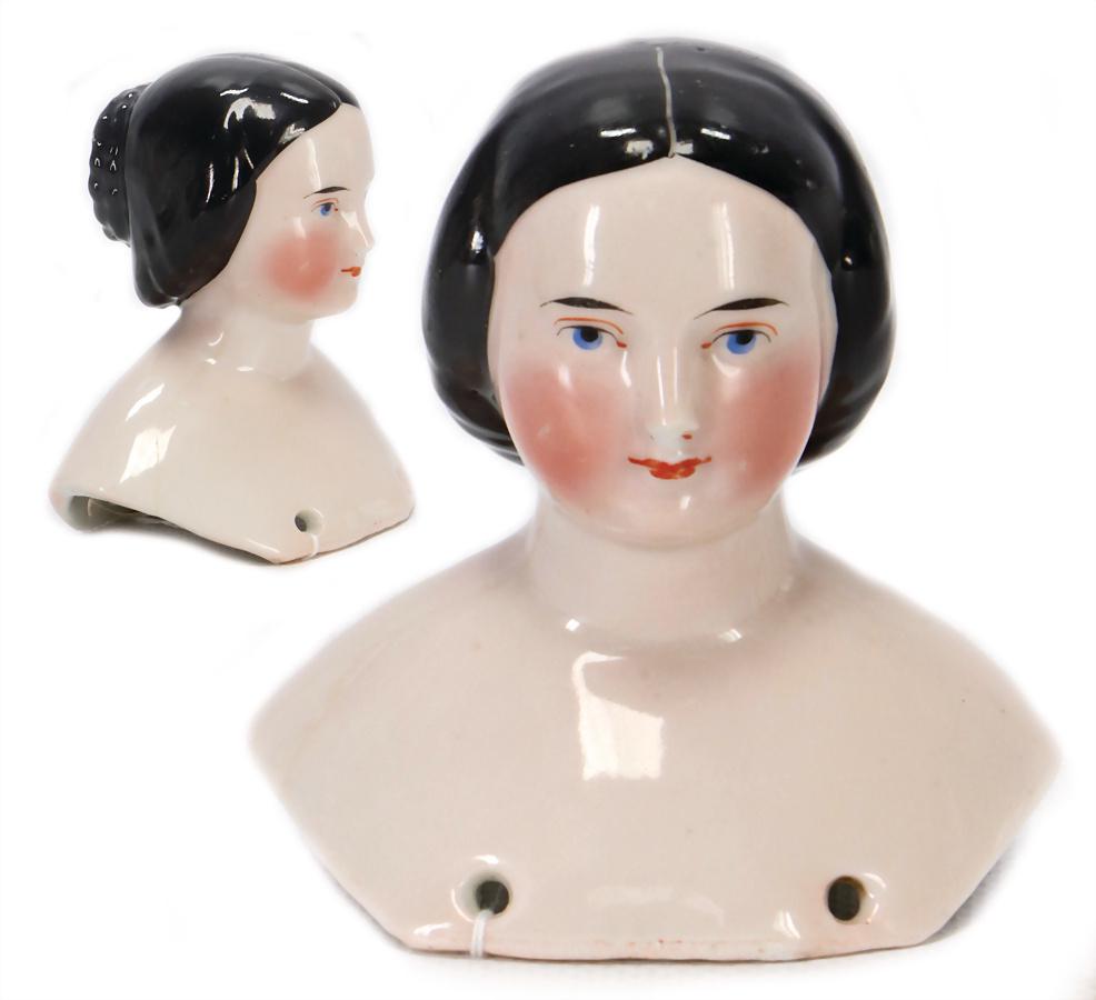 enameled porcelain shoulder headed doll, China-Head,: enameled porcelain shoulder headed doll, China-Head, height: 8 cm, fine painting, in the back a rolled plait, c. 1880 German Description Glasierter Porzellan-Brustblattkopf, China-Head, H: 8 cm, feine