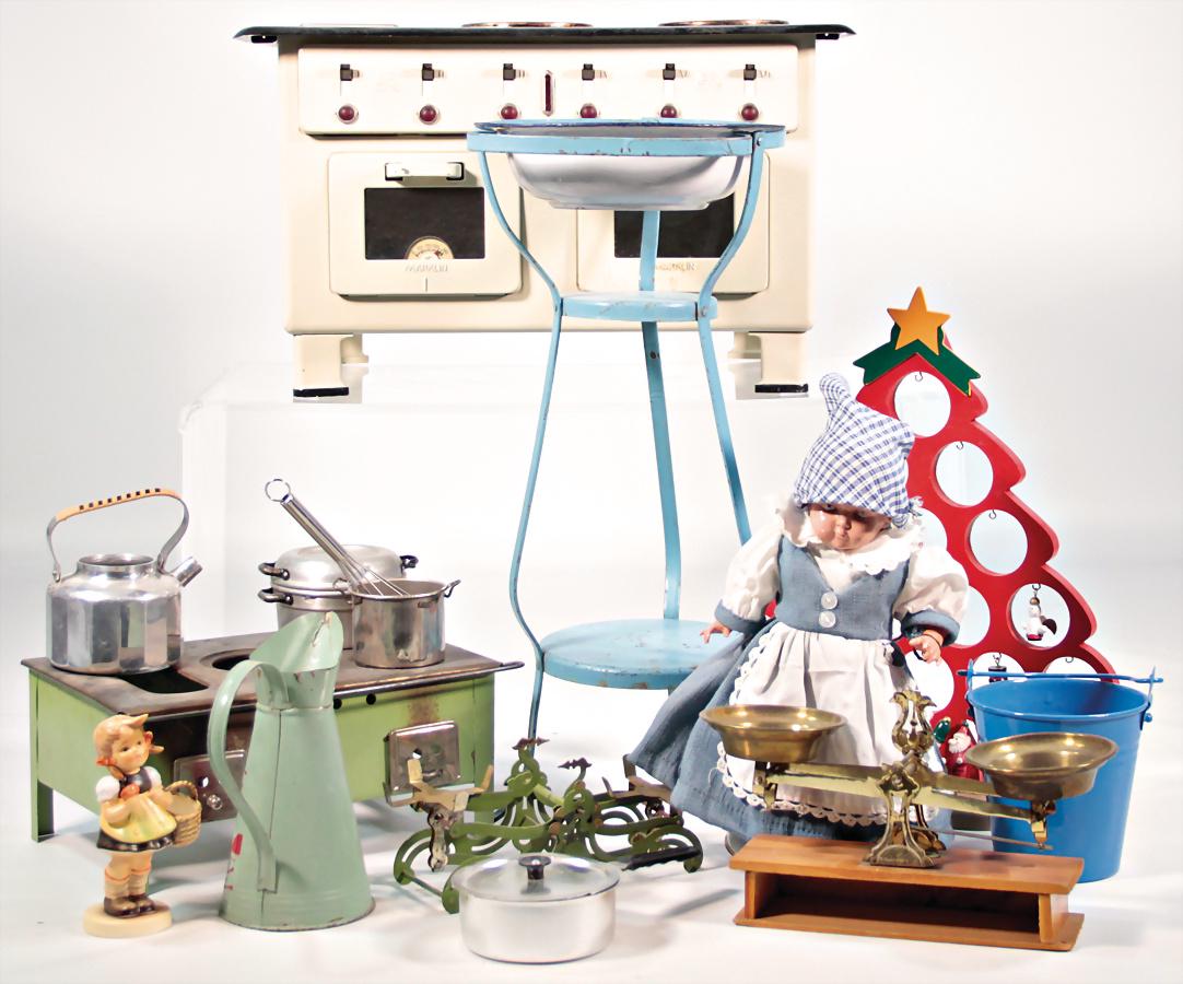 Fundkiste, 2 Puppenküchen-Herde, wohl 50er Jahre, B: 40 (1 of 1)