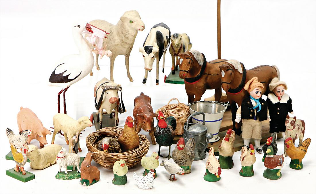 Konv. Kaufladen-Zubehör, Masse-Tiere, Zugpferde,: Konv. Kaufladen-Zubehör, Masse-Tiere, Zugpferde, untersch. Gr., Zubehörteile, 1 Ganzbiskuit-Puppen, neuere Produktion German Description Konv. Kaufladen-Zubehör, Masse-Tiere, Zugpferde, untersch. G