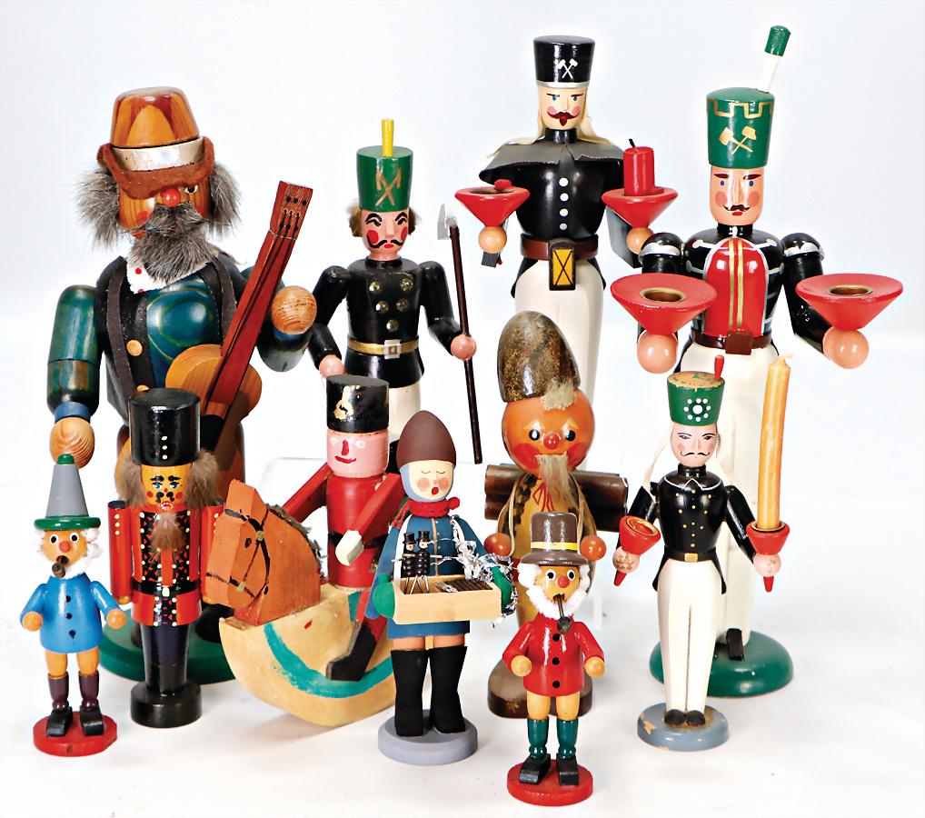 meist ERZGEBIRGE Konv. Figuren, Bergmänner u.a., 13-28: meist ERZGEBIRGE Konv. Figuren, Bergmänner u.a., 13-28 cm, meist guter Zust., 11 Teile German Description meist ERZGEBIRGE Konv. Figuren, Bergmänner u.a., 13-28 cm, meist guter Zust., 11 Teile