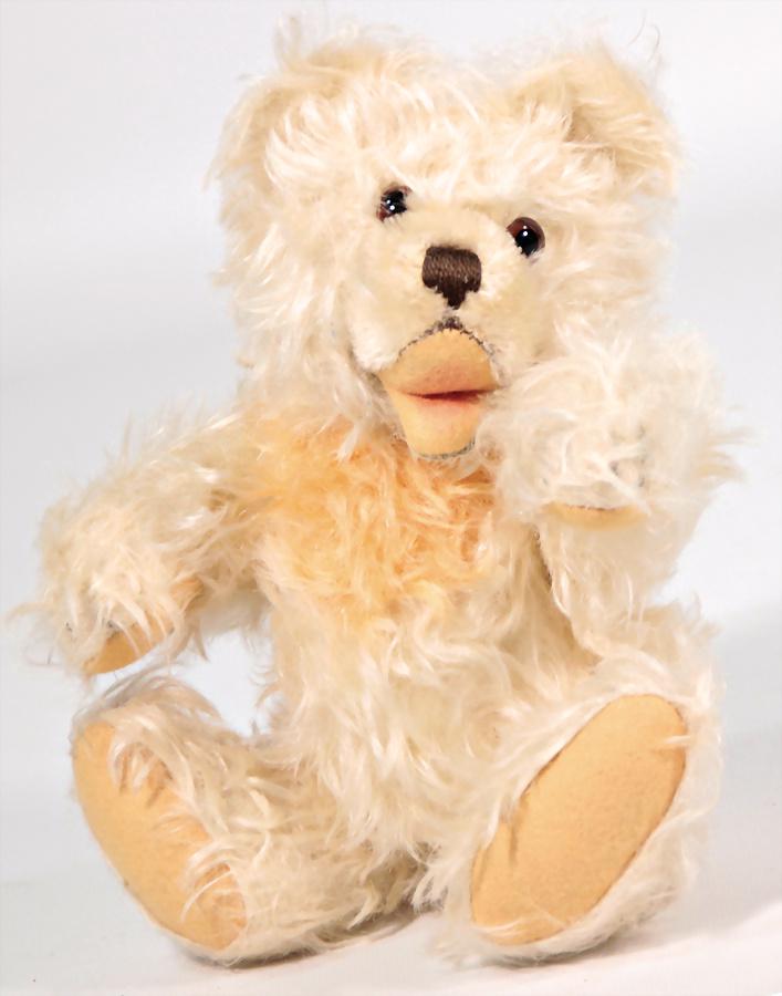 STEIFF Zotty, weiß, 28 cm, ohne Knopf u. Schild,: STEIFF Zotty, weiß, 28 cm, ohne Knopf u. Schild, bespielt - gut German Description STEIFF Zotty, weiß, 28 cm, ohne Knopf u. Schild, bespielt - gut