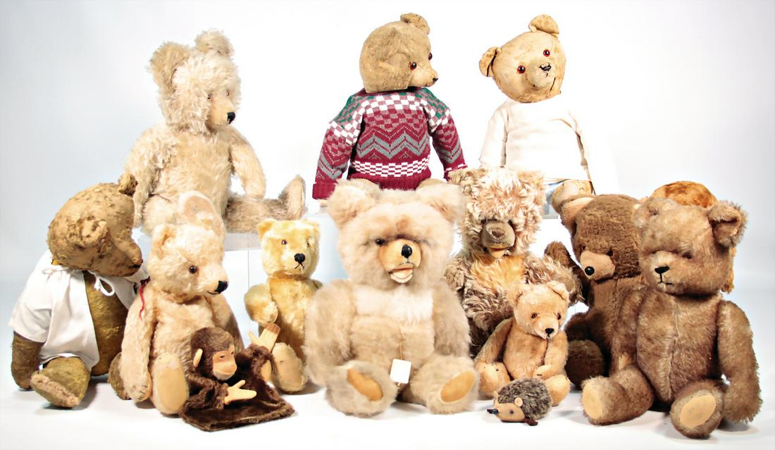 Konv. Bären, untersch. Hersteller, HERMANN, STEIFF, 12: Konv. Bären, untersch. Hersteller, HERMANN, STEIFF, 12 Teile, gut - stärker bespielt, Nachkrieg German Description Konv. Bären, untersch. Hersteller, HERMANN, STEIFF, 12 Teile, gut - stärker bespi