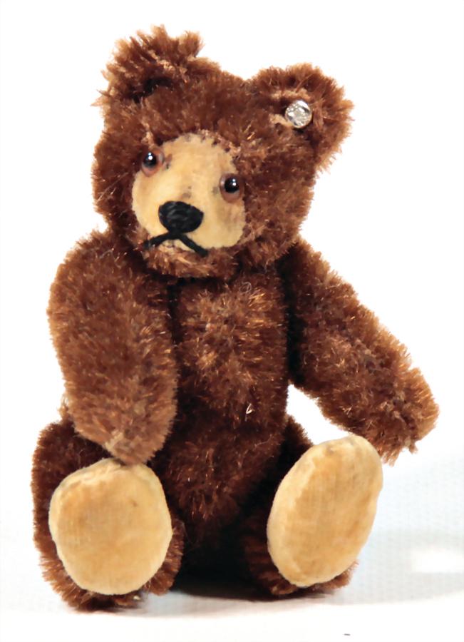 STEIFF Teddy-Baby, dunkelbraun, Nachkrieg, 9 cm, mit: STEIFF Teddy-Baby, dunkelbraun, Nachkrieg, 9 cm, mit Knopf, guter Zust. German Description STEIFF Teddy-Baby, dunkelbraun, Nachkrieg, 9 cm, mit Knopf, guter Zust.