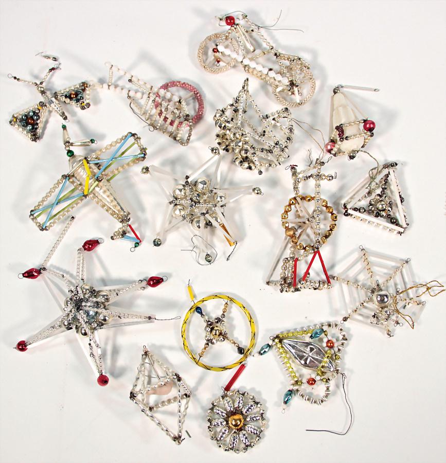 Christbaumschmuck, Konv. Gablonz, 12 Teile, Fahrrad,: Christbaumschmuck, Konv. Gablonz, 12 Teile, Fahrrad, Flugzeug, Sterne, u.a. German Description Christbaumschmuck, Konv. Gablonz, 12 Teile, Fahrrad, Flugzeug, Sterne, u.a.