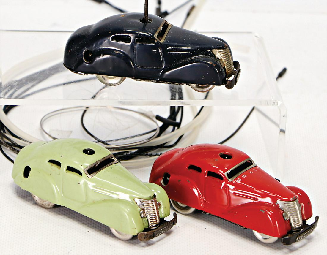 SCHUCO Kovn. 3000, 3 versch. Farben, bespielt, Uhrwerk: SCHUCO Kovn. 3000, 3 versch. Farben, bespielt, Uhrwerk intakt, dazu einige Kabel German Description SCHUCO Kovn. 3000, 3 versch. Farben, bespielt, Uhrwerk intakt, dazu einige Kabel