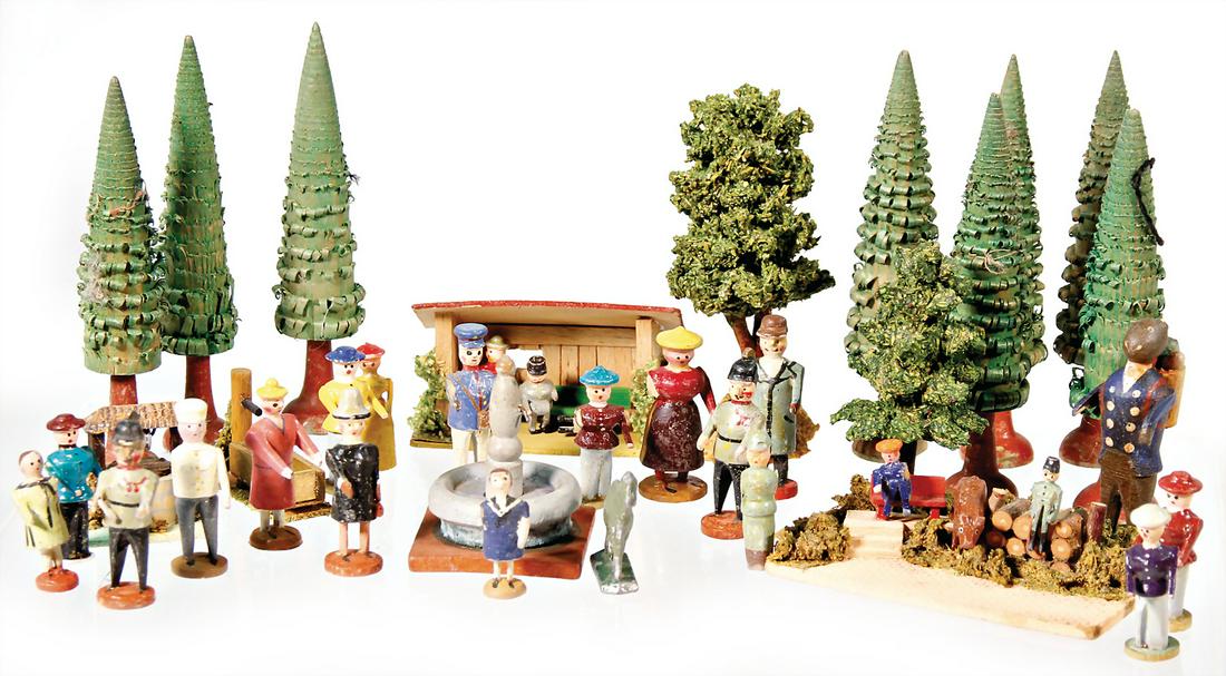 ERZGEBIRGE miniatures, figures, trees, country parts, (1 of 1)