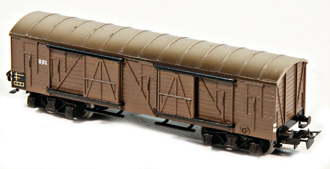 MÄRKLIN track 00, 4-axled, covered freight waggon, 332, (1 of 1)
