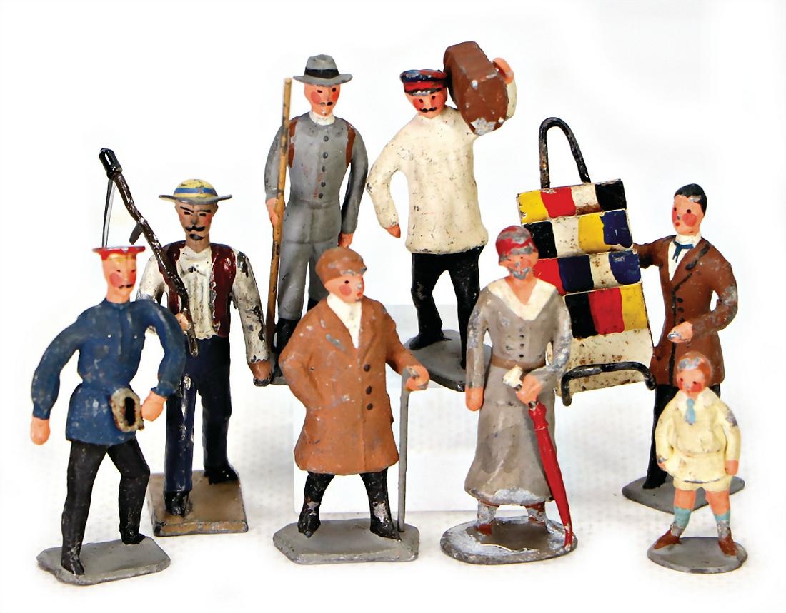 mixed lot of  tin compositional-figures (station (1 of 1)