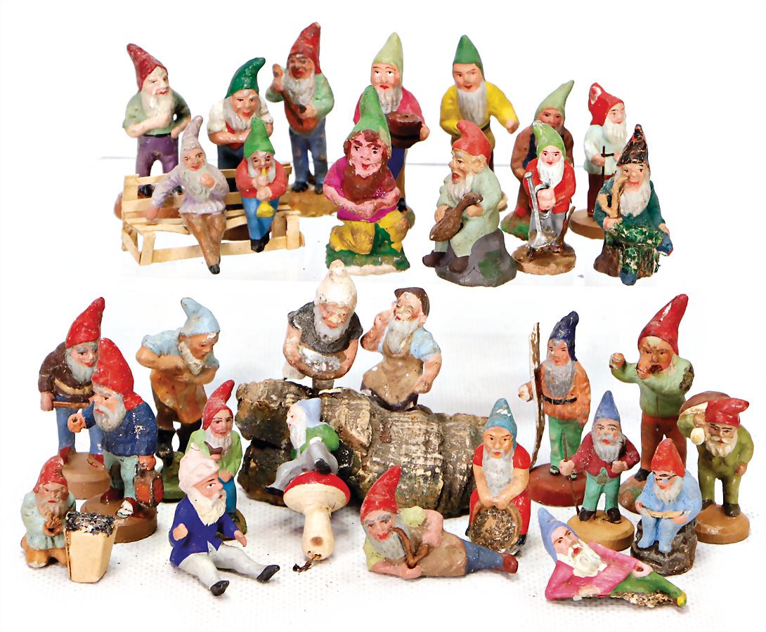 group of dwarfs, c. 30 pieces, 4-5.5 cm, for a toy shop (1 of 1)