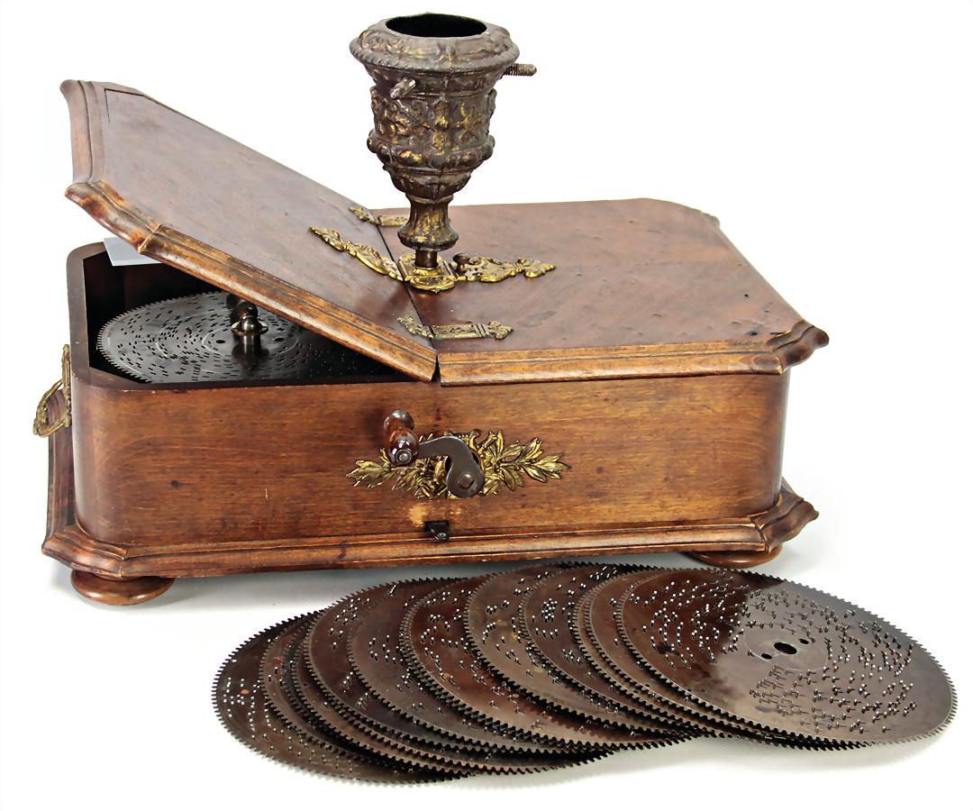 Christmas tree stand with music mechanism, wood (1 of 1)