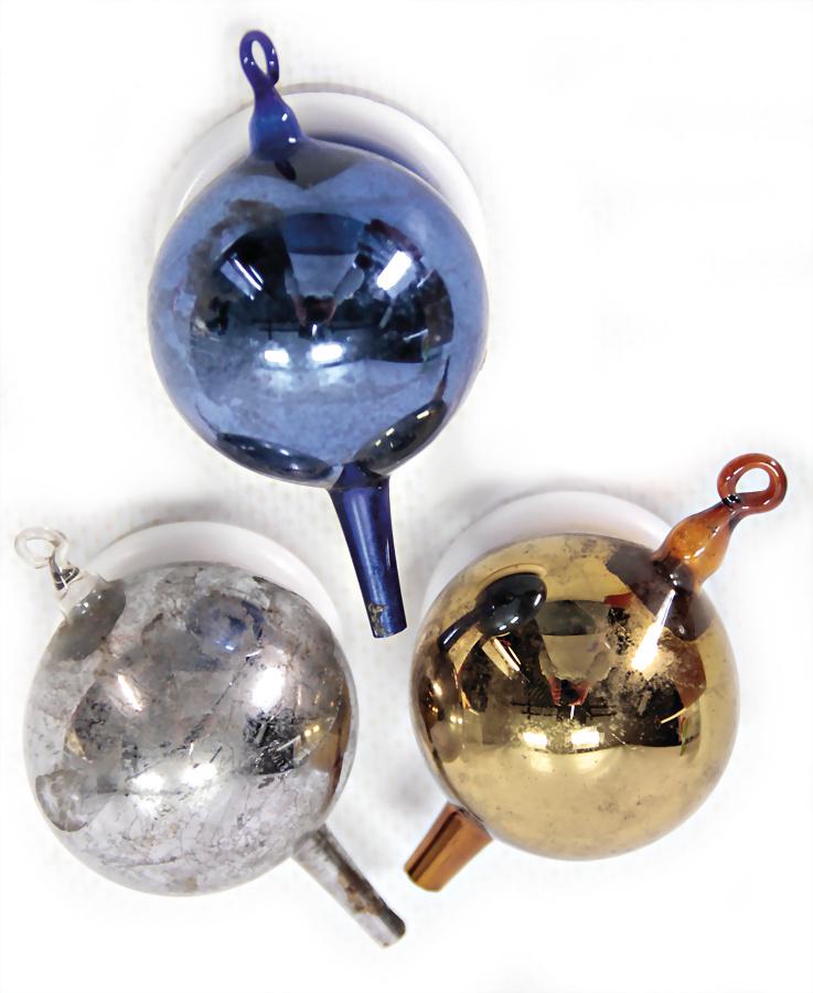 3 very early Christian tree balls, glass, blown free,: 3 very early Christian tree balls, glass, blown free, backed with lead, blue, silver, gold, around 1860, proof of purchase pattern book from 1860 by the Sonneberger publishers E. u. C. Dressel, diame