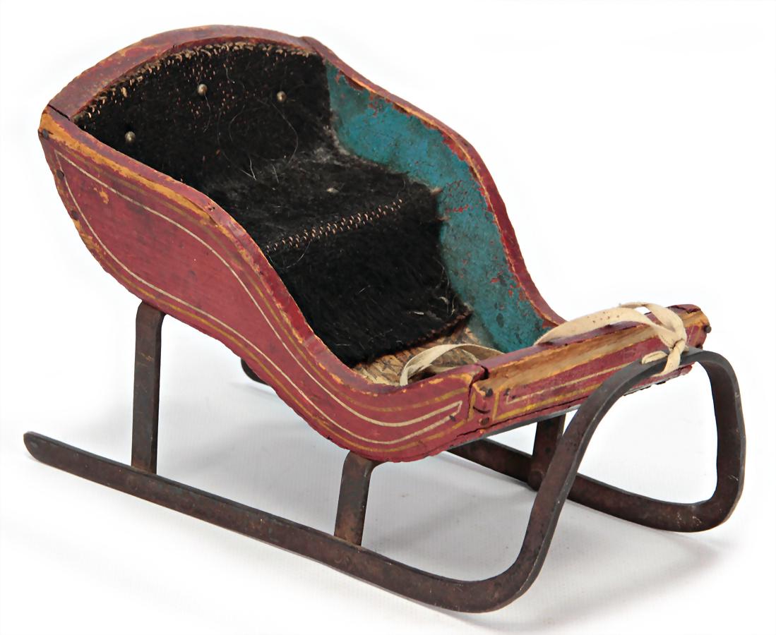 early wooden sledge, lenght: 25 cm, height: 13 cm, on (1 of 1)