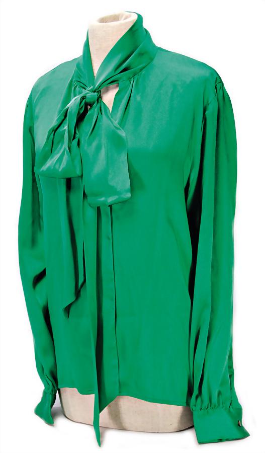 YVES SAINT LAURENT silk blouse, nice strong color,: YVES SAINT LAURENT silk blouse, nice strong color, bright green, with self-tie, c. size S, condition: as good as new German Description YVES SAINT LAURENT Seidenbluse, schöne kräftige Farbe, grasgr�