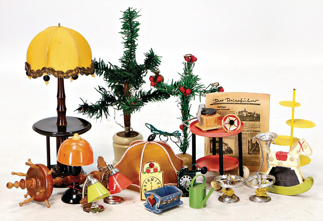 Konv. Puppenstuben-Ausschmückungsteile, darunter (1 of 1)