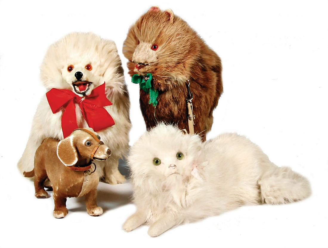 Konv., Puppen-Ausschmückungsteile, Fell-Katze, 22 cm,: Konv., Puppen-Ausschmückungsteile, Fell-Katze, 22 cm, Dackel, 17 cm, Spitz, 16 cm, dazu 1 Hund neuer