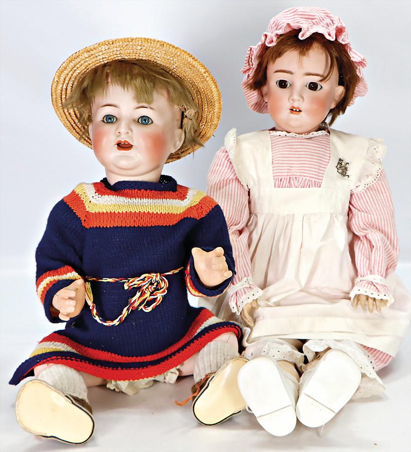 KLEY & HAHN, 250 Walküre, 67 cm, braune nachtr. einges.: KLEY & HAHN, 250 Walküre, 67 cm, braune nachtr. einges. Schlafaugen (sitzen etwas tief), off. Mund, oben Zähne, Kopf restauriert, bespielter Gliederkörper, 3 Finger fehlen, K&R 126, 50 cm, Biskuit-