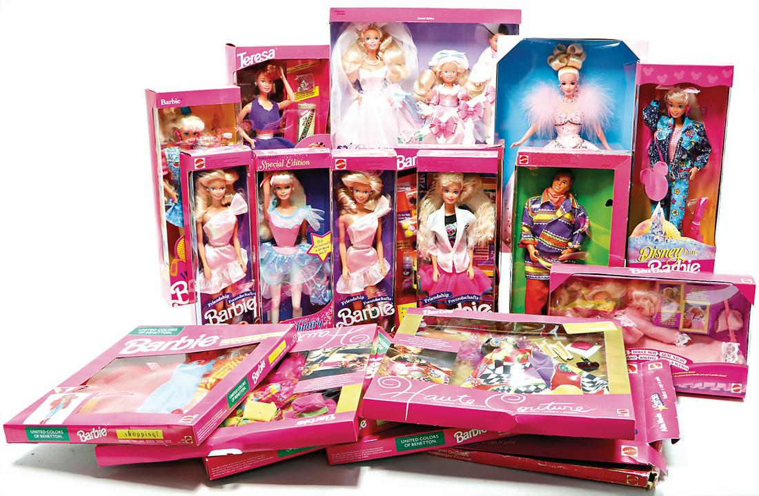 MATTEL Konv. Barbie, Friendship, 4 Teile, Weekend: MATTEL Konv. Barbie, Friendship, 4 Teile, Weekend Barbie, Tooth Fairy Barbie, Pink Ice Barbie, Benetton Ken, Disney Fun Barbie, Teresa Bedtime Barbie, Dream Wedding Barbie, dazu etliche Outfits, alles
