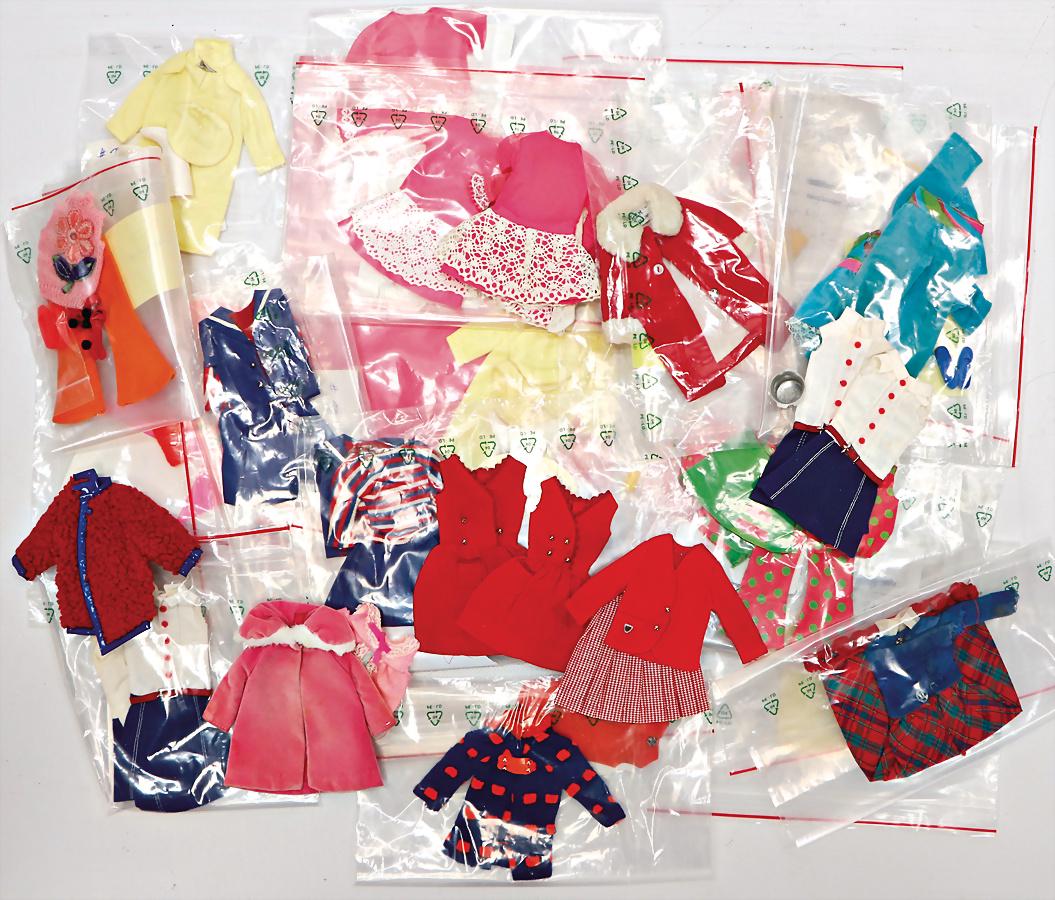 MATTEL Konv. Barbie Outfits, unsortiert, nicht kompl., (1 of 1)