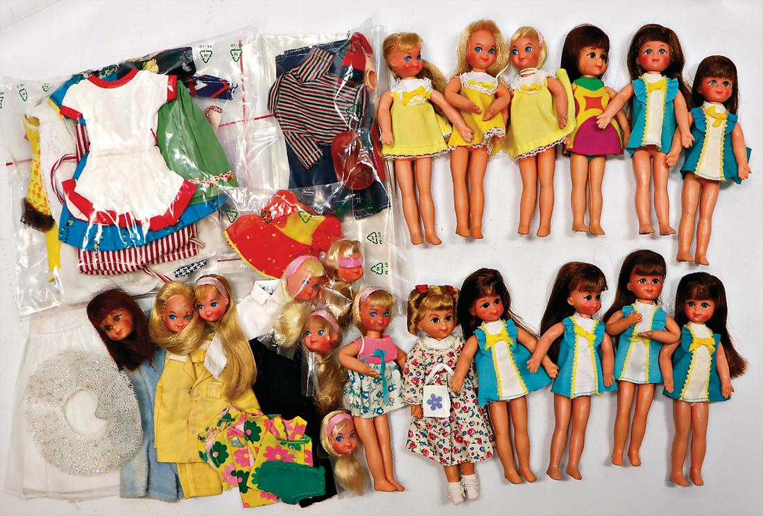 MATTEL Konv. Barbie Tutti, 13 Teile, dazu Outfits u.: MATTEL Konv. Barbie Tutti, 13 Teile, dazu Outfits u. Zubehör, bespielt - gut