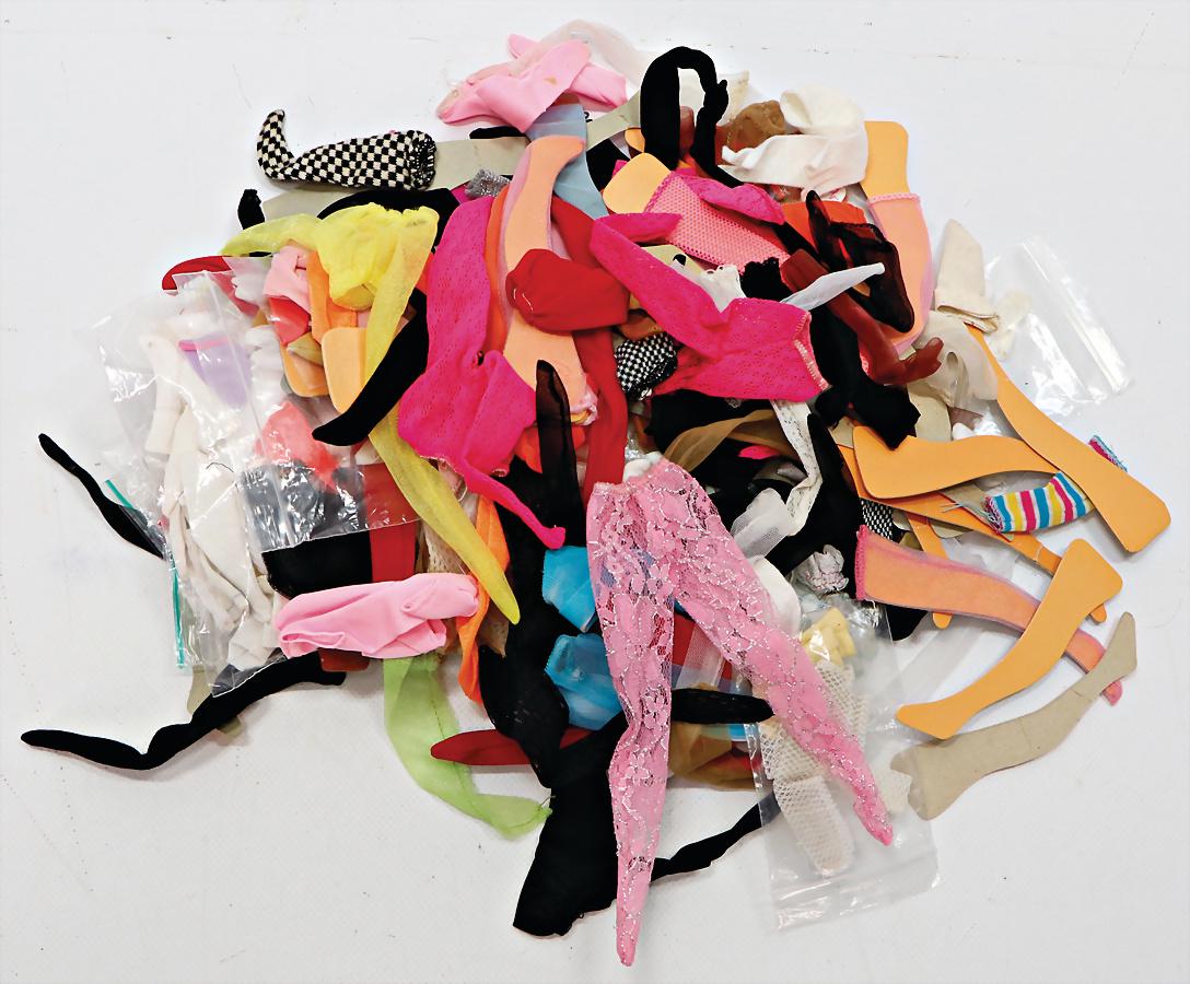 MATTEL Konv. Barbie, Strümpfe, 1 Schuhschachtel,: MATTEL Konv. Barbie, Strümpfe, 1 Schuhschachtel, reichh.