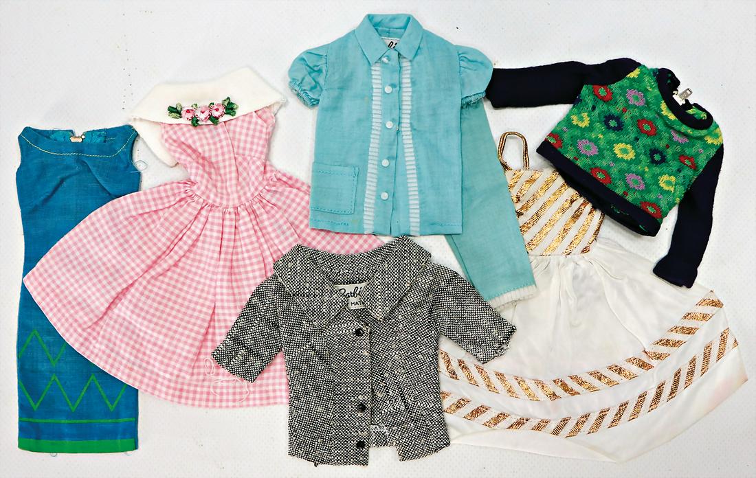 MATTEL Konv. Barbie Outfits, meist nicht kompl., oder (1 of 1)