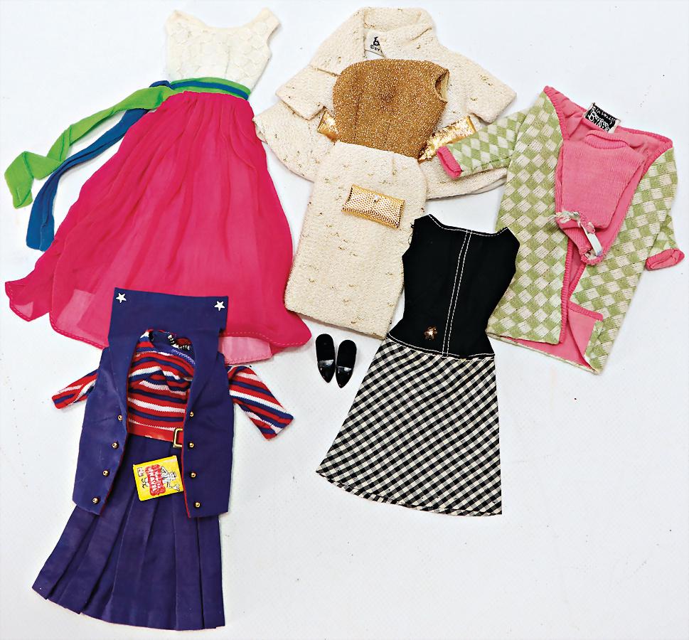 MATTEL Barbie Outfits nicht kompl., 5 Teile, darunter: MATTEL Barbie Outfits nicht kompl., 5 Teile, darunter Outfit # 1631, 1652, 1638, meist guter Zust.