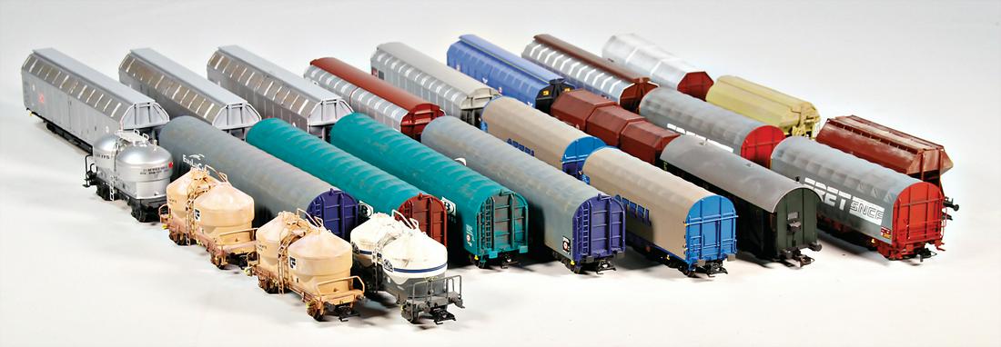 Konv. H0, Güterwagen, PICO, ROCO, MÄRKLIN, 24 Teile,: Konv. H0, Güterwagen, PICO, ROCO, MÄRKLIN, 24 Teile, meist guter Zust., teilw. gealtert