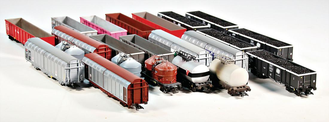 Konv. Güterwagen, meist MÄRKLIN, 22 Teile, meist guter: Konv. Güterwagen, meist MÄRKLIN, 22 Teile, meist guter Zust., teils kl. Fehler, ohne Kart.