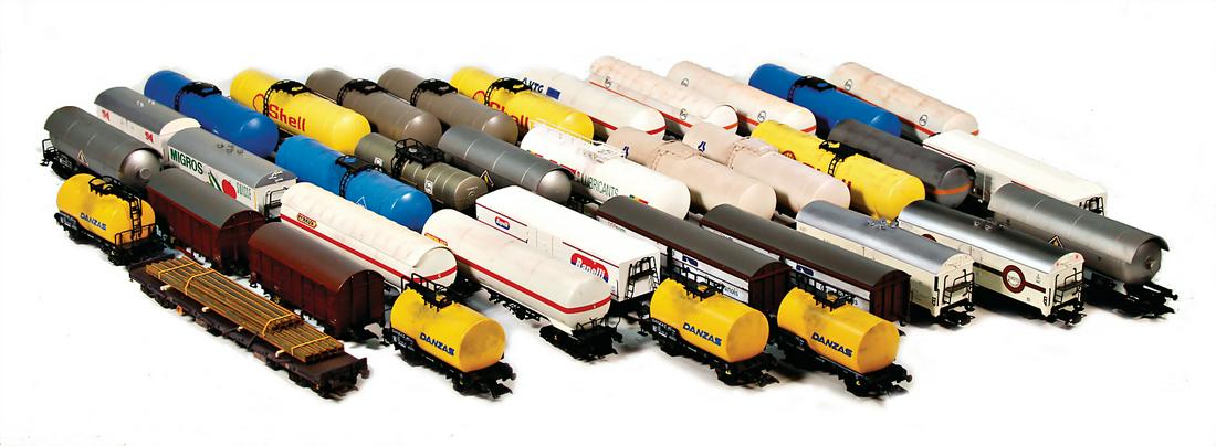meist MÄRKLIN Konv. Güterwagen, H0, teilw. gealtert,: meist MÄRKLIN Konv. Güterwagen, H0, teilw. gealtert, meist guter Zust., teils kl. Fehler, 37 Teile, ohne Kart.
