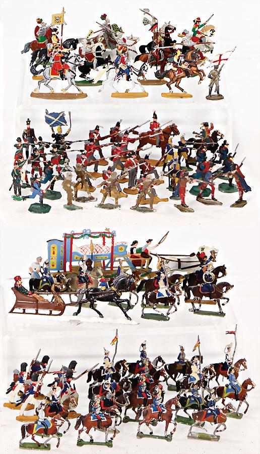 Konv. Zinn-Figuren, flach, ca. 300 Teile, 3,5 cm,: Konv. Zinn-Figuren, flach, ca. 300 Teile, 3,5 cm, untersch. Qualität, Infanterie u. Kavallerie, dazu Schlitten u. Kutsche