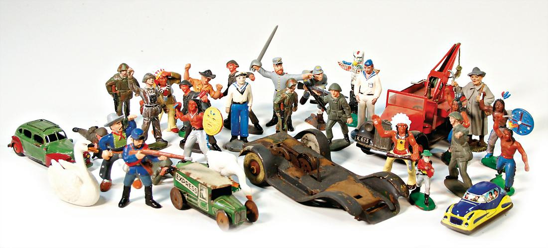 Gr. Konv. Kunststofffiguren, meist 7-7,5 cm, einige: Gr. Konv. Kunststofffiguren, meist 7-7,5 cm, einige Blechteile, bespielt - Ersatzteilspender