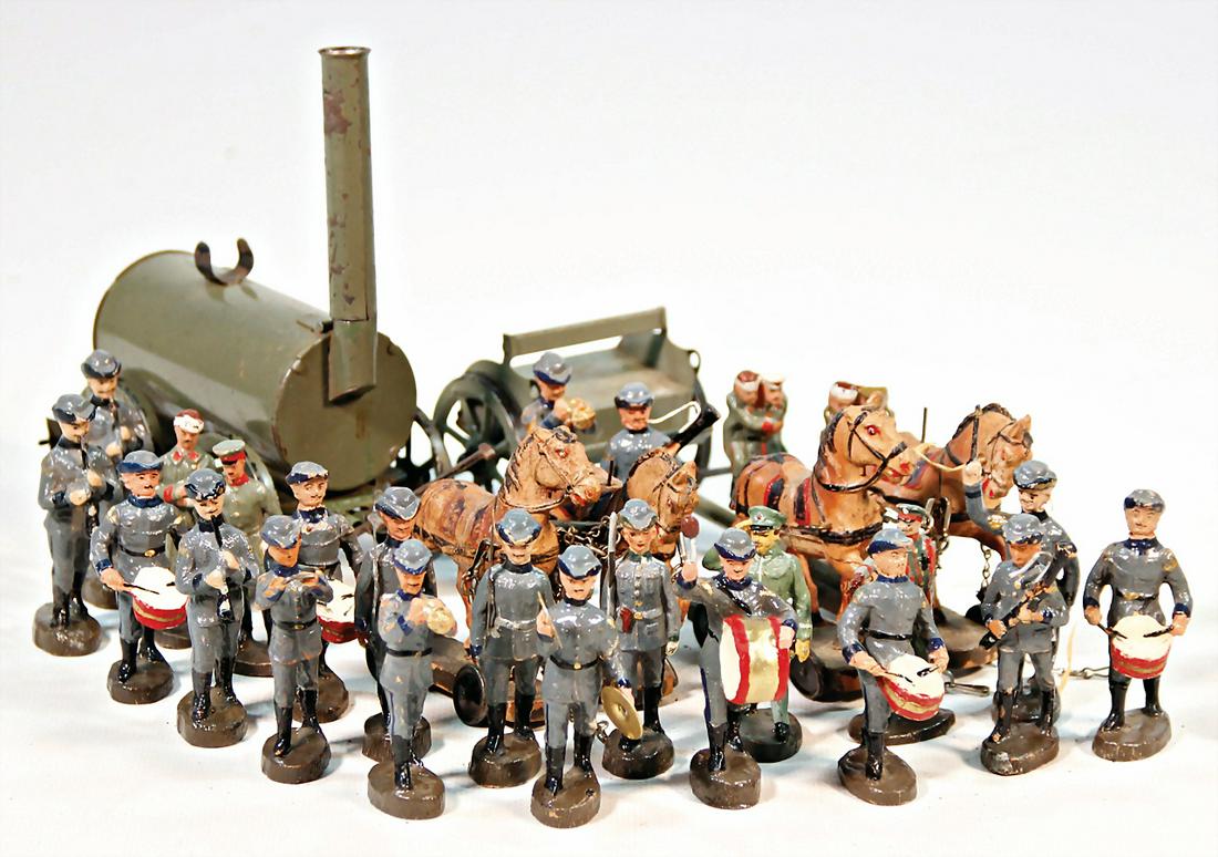 HAUSER small field bakery, horses with flaked off mass (1 of 1)