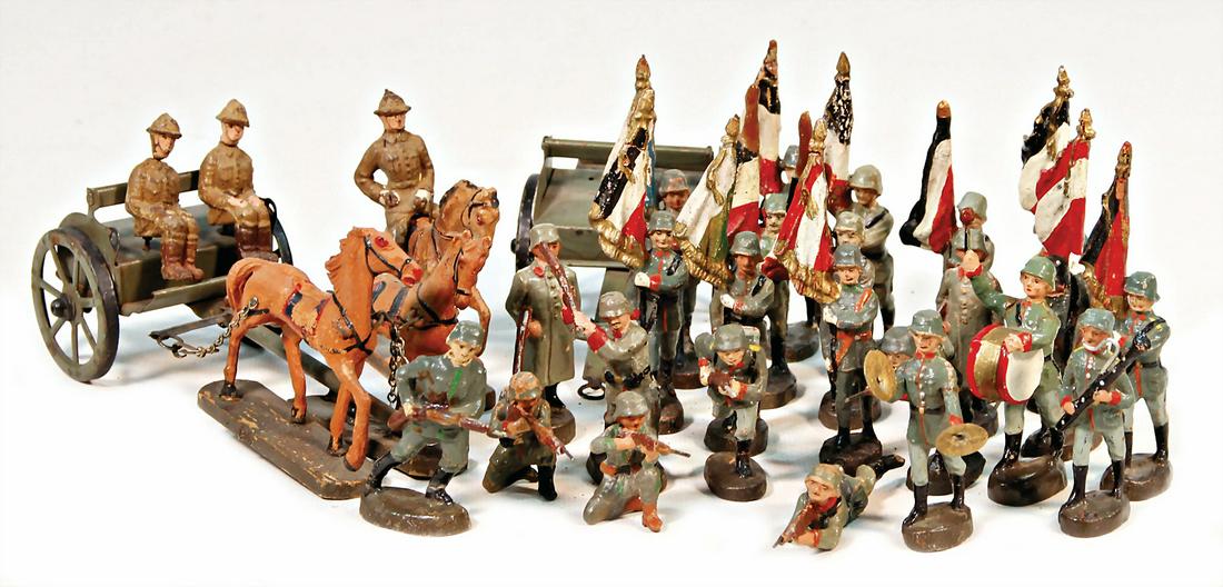 ELASTOLIN c. 50 pieces, mass, 6.5 cm, marching, (1 of 1)