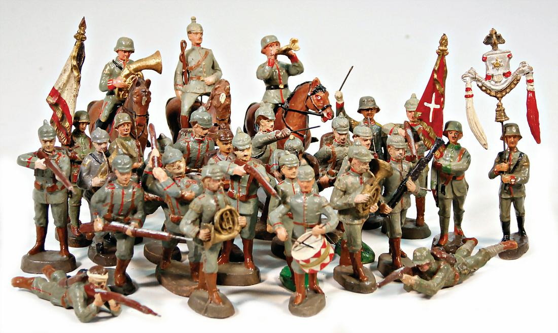 ELASTOLIN mass, 10-10.5 cm, marching, fighting, (1 of 1)