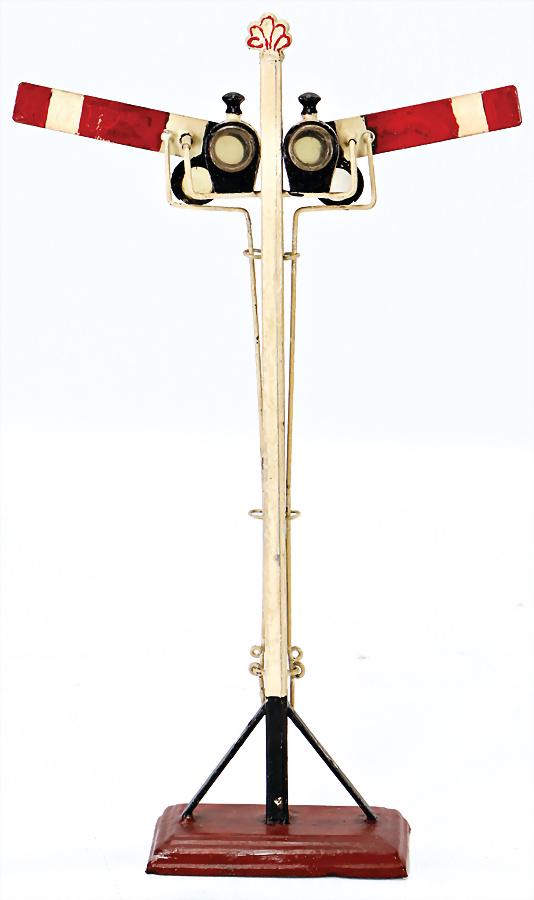 MÄRKLIN 2-wing, English signal, with lamps, track 1,: MÄRKLIN 2-wing, English signal, with lamps, track 1, old MÄRKLIN symbol, partially colorwise retouched German Description MÄRKLIN 2-flügeliges, engl. Signal, mit Lampen, Spur 1, altes MÄRKLIN Zei