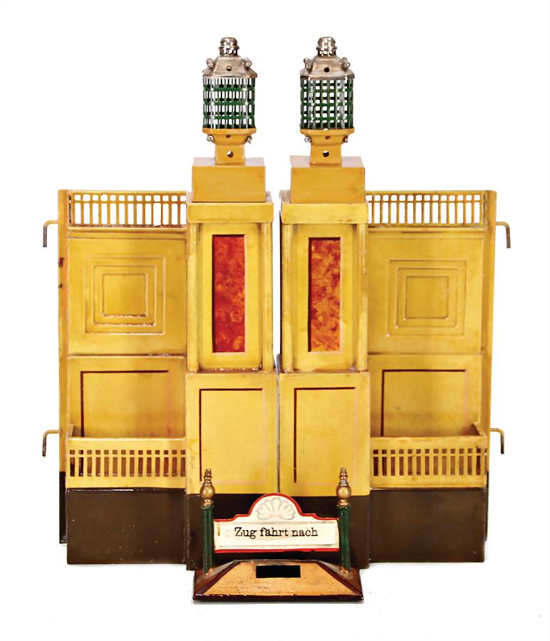 MÄRKLIN lot left and  right corner wall with lamp top (1 of 1)