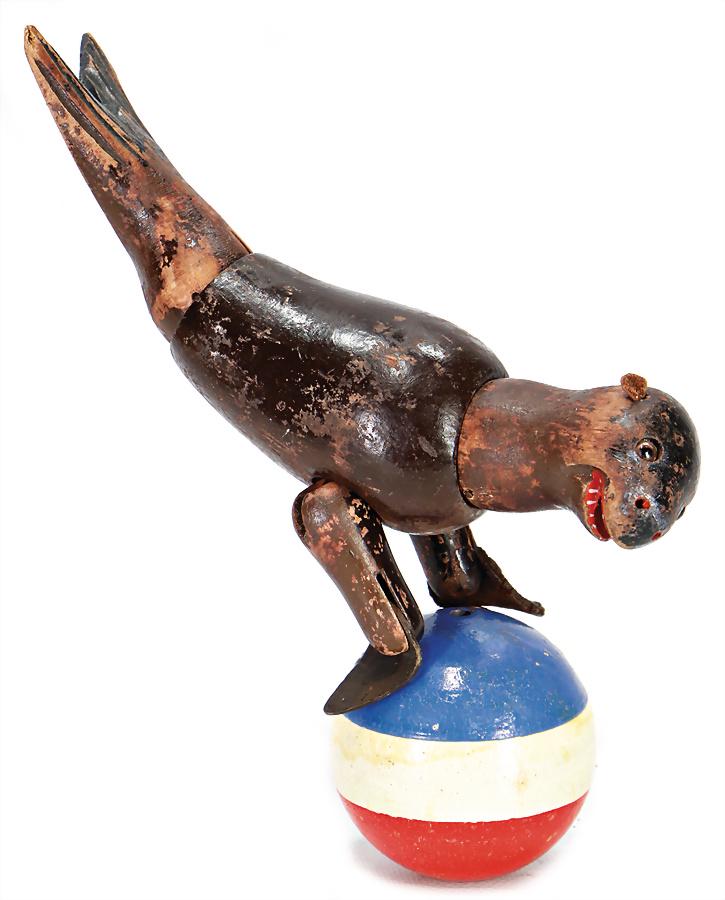 SCHÖNHUT Humpty Dumpty, seal, jointed, leather fins, (1 of 1)