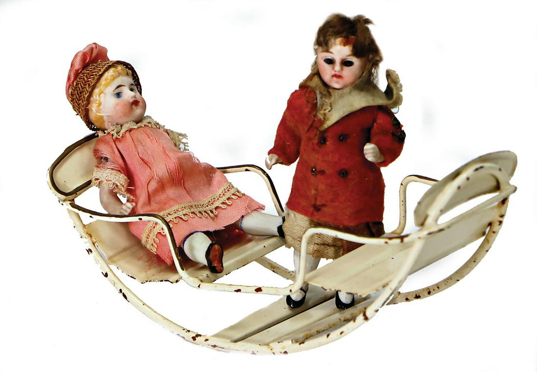 dollhouse seesaw, 15 cm, sheet metal, handpainted,: dollhouse seesaw, 15 cm, sheet metal, handpainted, along with it 2 all-bisque dolls, 1x fix inset glass eyes, 1 x painted eyes, modeled hair, original clothes, 9 cm German Description Puppenstuben-W