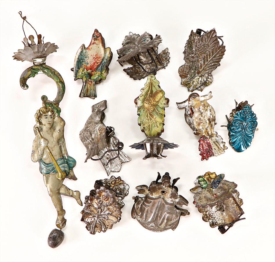 Christmas tree decoration, mixed lot of  clamps, sheet (1 of 1)