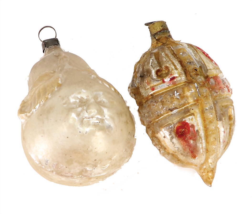 Christmas tree decoration, glass, 2 pieces, pear-shaped: Christmas tree decoration, glass, 2 pieces, pear-shaped face, 6.5 cm, 1 ball, height: 7 cm German Description Weihnachtsschmuck, Glas, 2 Teile, Birnengesicht, 6,5 cm, 1 Kugel, H: 7 cm