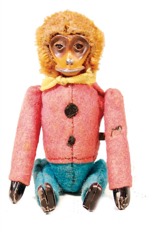SCHUCO summersault monkey, 9.5 cm, clock mechanism is: SCHUCO summersault monkey, 9.5 cm, clock mechanism is intact, good condition German Description SCHUCO Überschlag-Affe, 9,5 cm, Uhrwerk intakt, guter Zust.