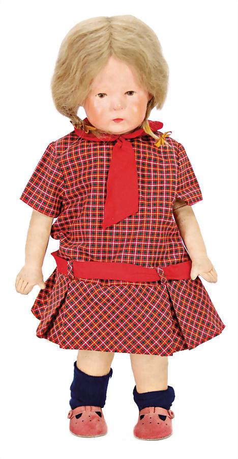 KÄTHE KRUSE 1 height, 46cm, fabric head, 3 visible: KÄTHE KRUSE 1 height, 46cm, fabric head, 3 visible seams at the back of the head, slim hip, small open place at arm, colorwise retouched German Description KÄTHE KRUSE 1 H, 46cm, Stoffkopf, 3 sichtb