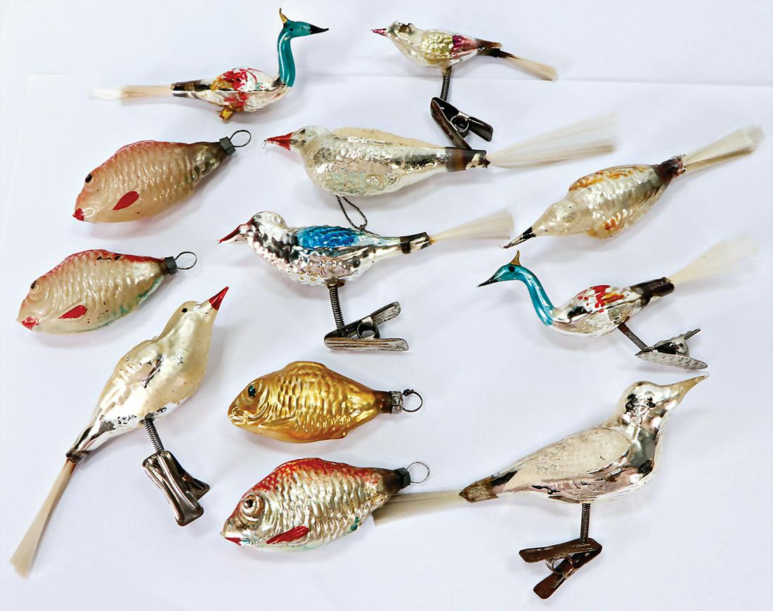 Christbaumschmuck, Glas, kl. Gr., 7 Vögel, mit: Christbaumschmuck, Glas, kl. Gr., 7 Vögel, mit Klammern, 2 Klammern liegen lose bei, 3 Fische