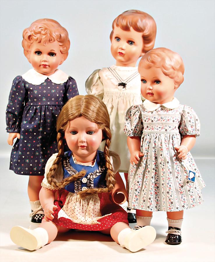 SCHILDKRÖT Gr. Konv. darunter ca. 60er Jahre, SIR, Nr.: SCHILDKRÖT Gr. Konv. darunter ca. 60er Jahre, SIR, Nr. 48, Mädchen, ausmodell. Haare, blaue Schlafaugen, unbespielter Zust., 1x SIR, Mädchen, 350-49, 1 Arm beschädigt