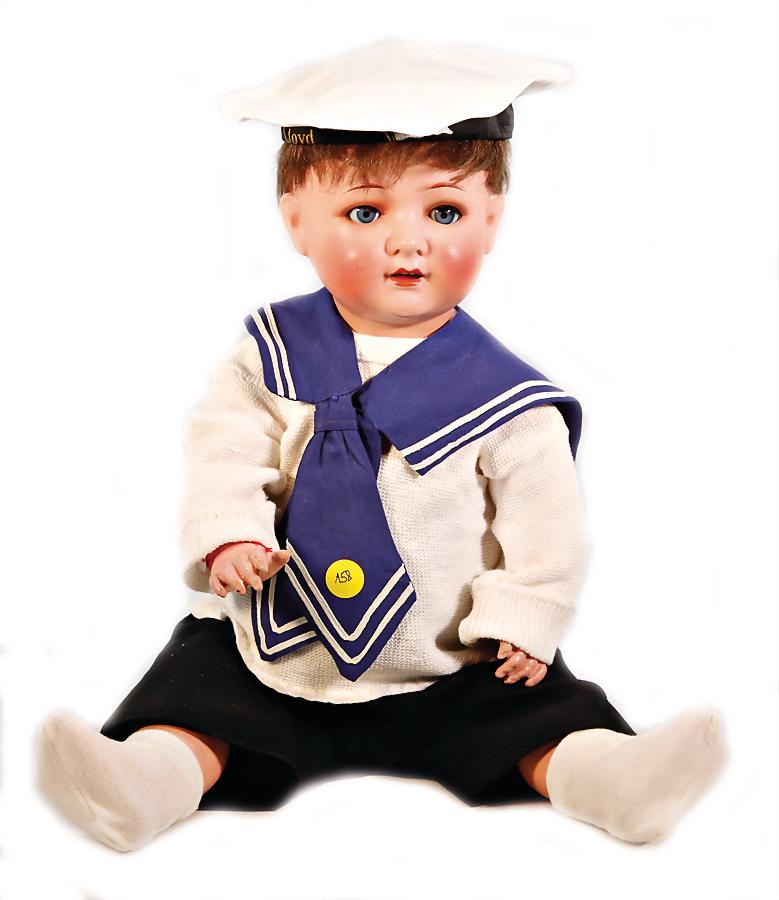 HEUBACH 320.4 Germany, gespritztes Porzellan, Körper: HEUBACH 320.4 Germany, gespritztes Porzellan, Körper farbl. 1x überarbeitet, Finger ausgebessert